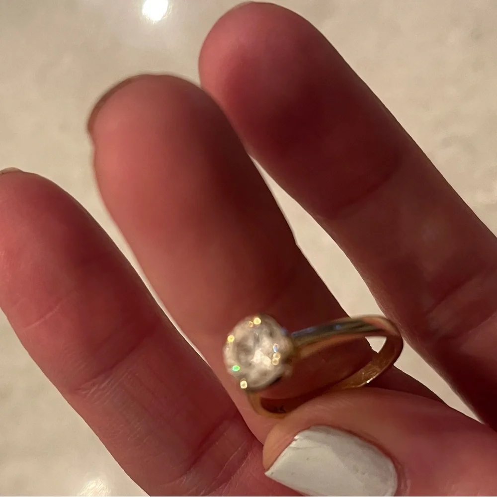 Vtg 14K solid Gold 1 Stone Cubic Zirconia Wedding engagement solitaire ring